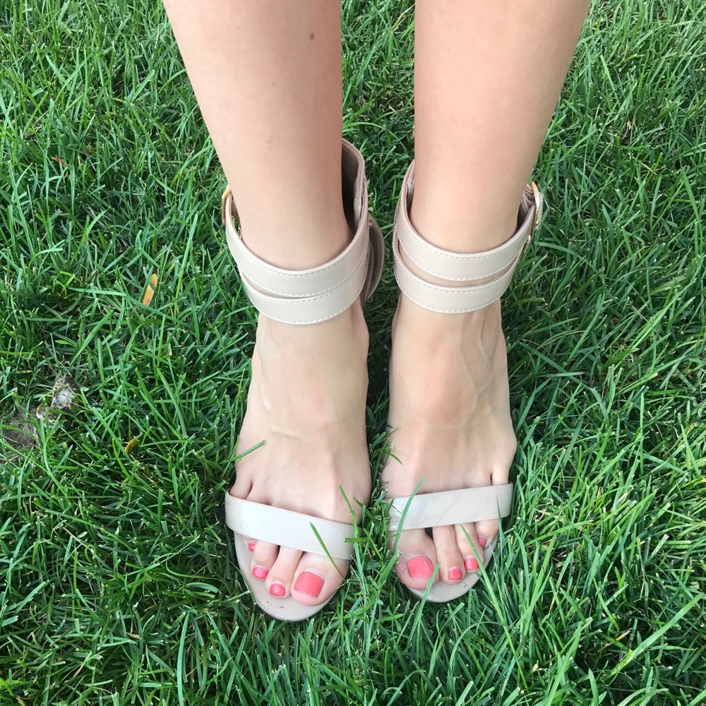 🦋HOST PICK🦋 Candies woman's heels | size 9 - Picture 3 of 4